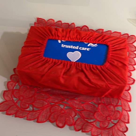 Beautiful Facial Tissue Box Holder - Picture 2 of 2